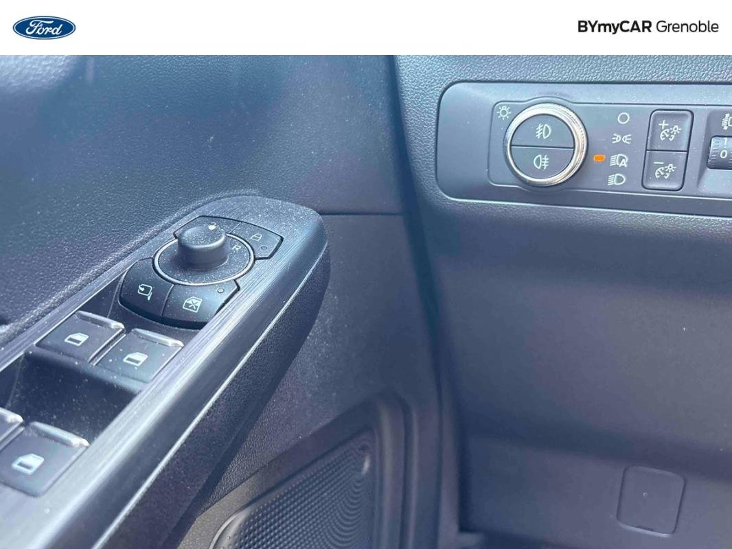 Ford Kuga - Photo 17