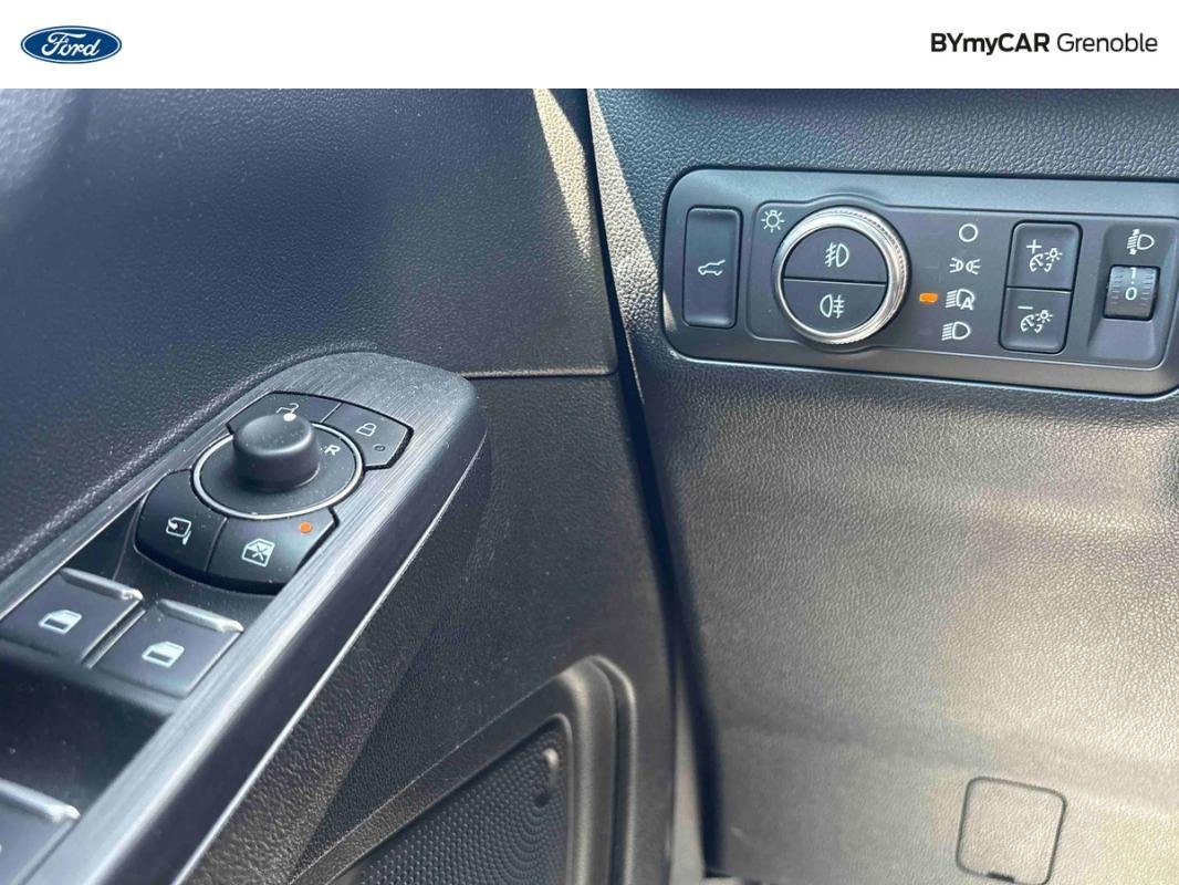 Ford Kuga - Photo 17