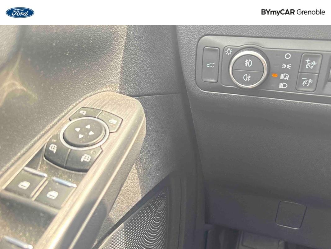 Ford Kuga - Photo 17