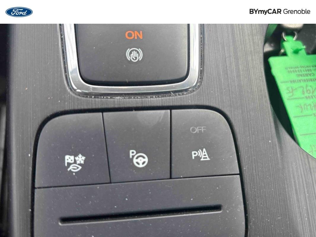 Ford Kuga - Photo 18