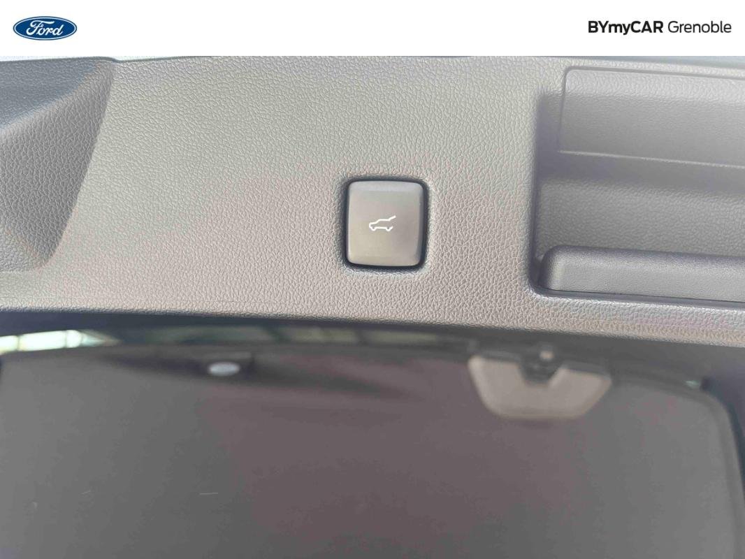 Ford Kuga - Photo 24