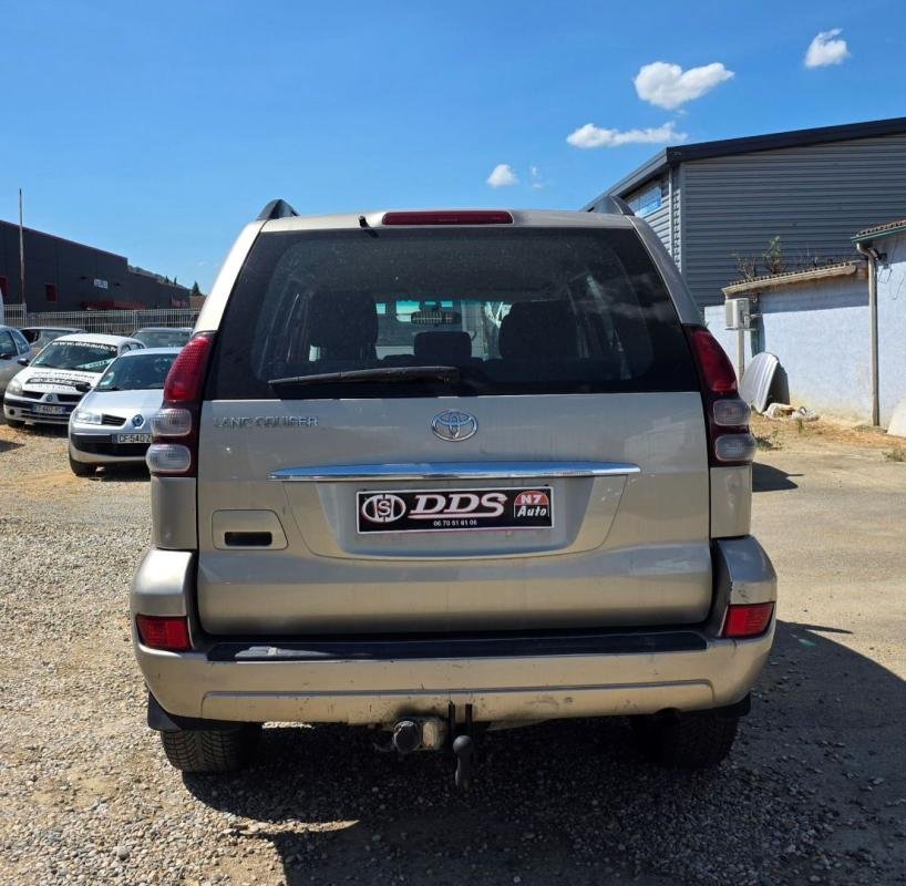 Toyota Land Cruiser - Photo 12
