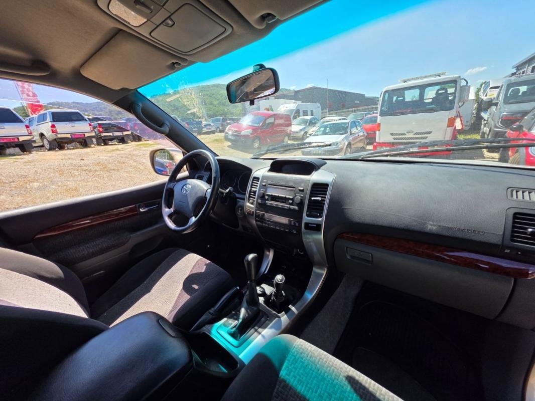 Toyota Land Cruiser - Photo 13