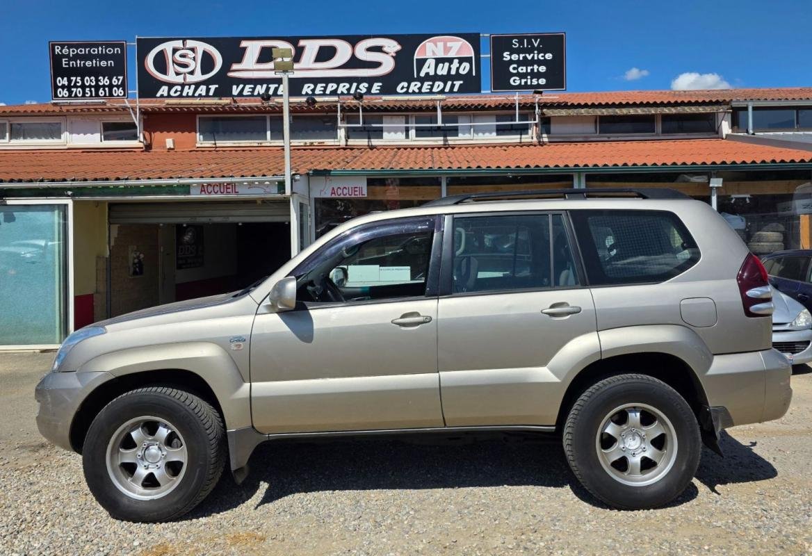 Toyota Land Cruiser - Photo 7