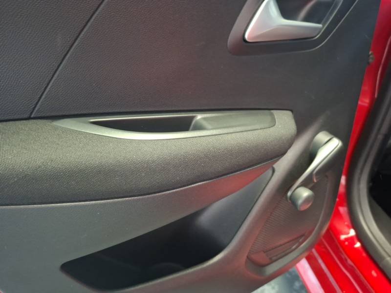 Peugeot 208 - Photo 33