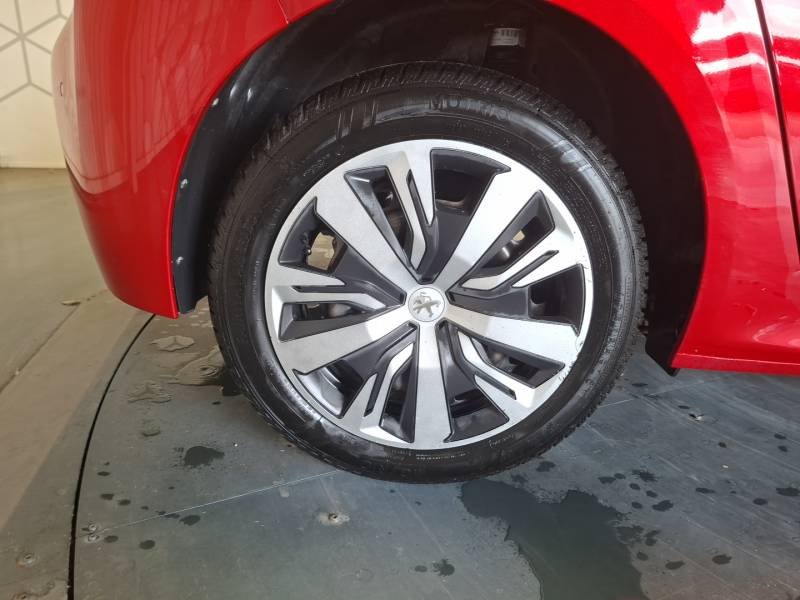 Peugeot 208 - Photo 10