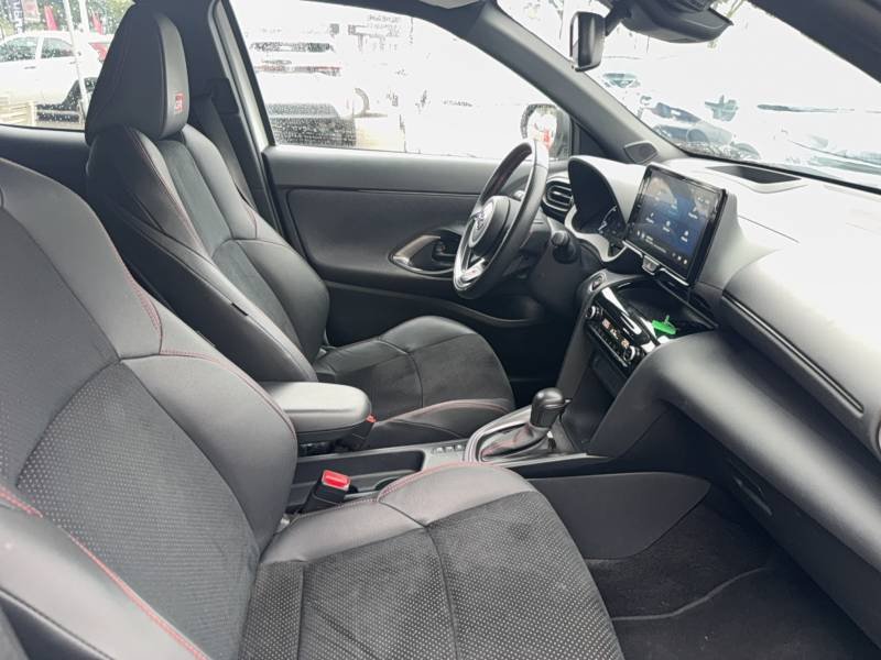 Toyota Yaris - Photo 12