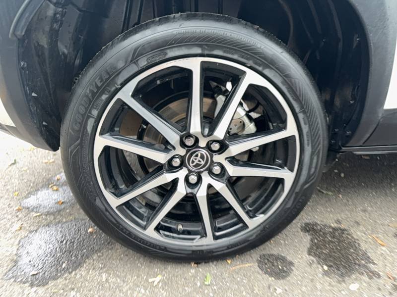 Toyota Yaris - Photo 16