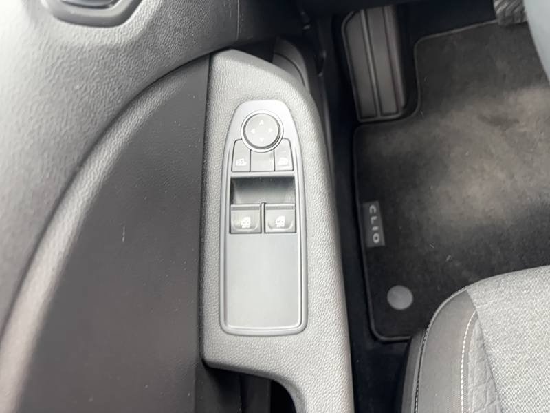 Renault Clio - Photo 12