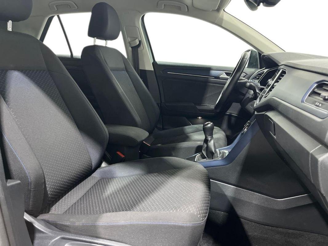 Volkswagen T-Roc - Photo 13