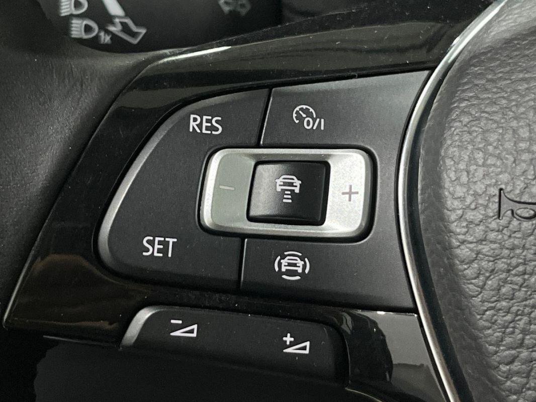 Volkswagen T-Roc - Photo 21