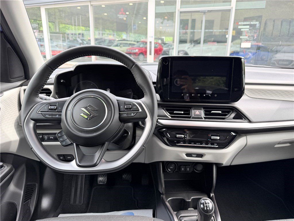 Suzuki Swift - Photo 9