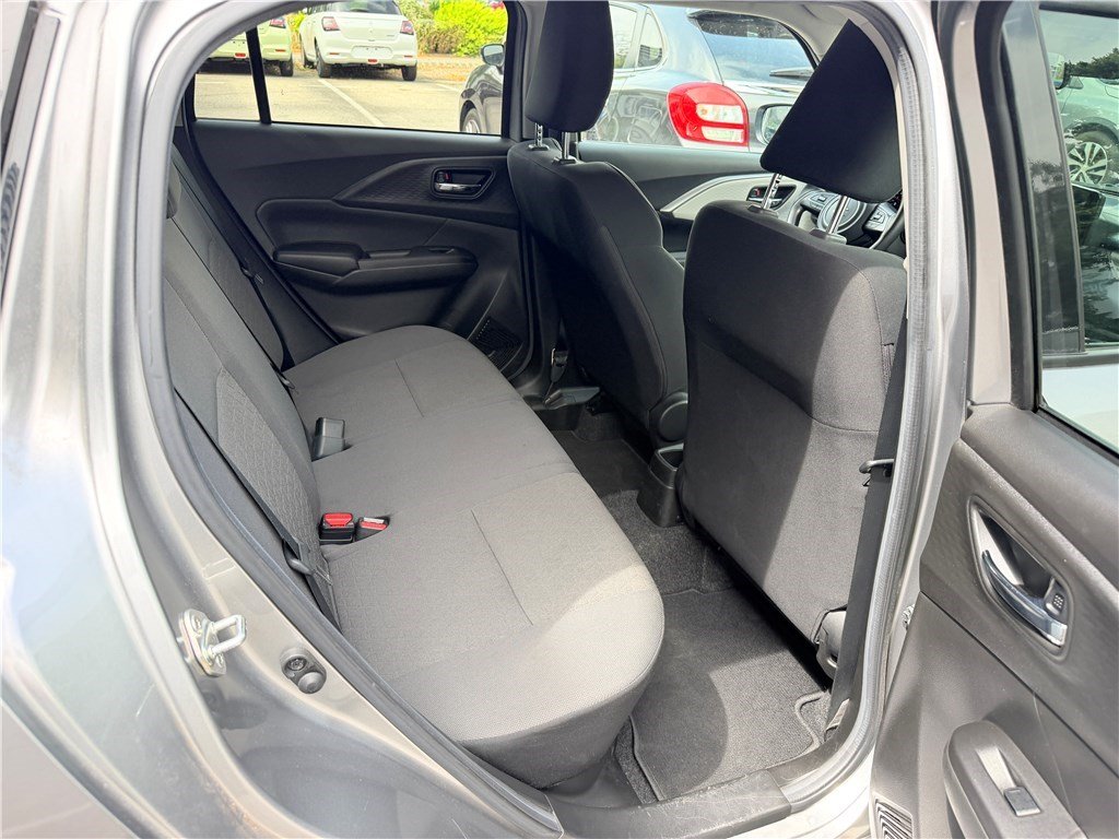 Suzuki Swift - Photo 11
