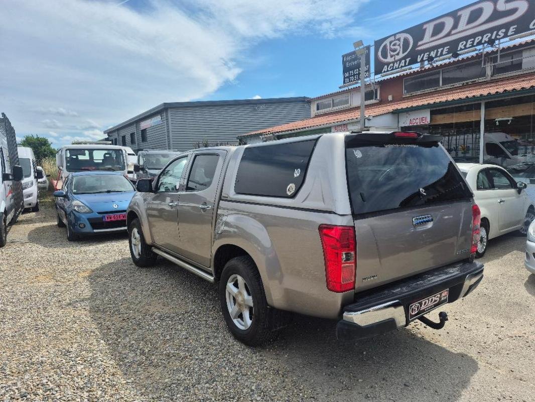 Isuzu D-max - Photo 12