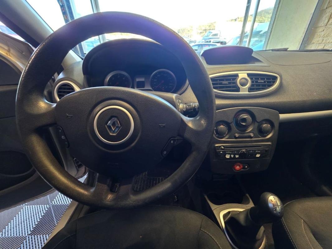 Renault Clio - Photo 14