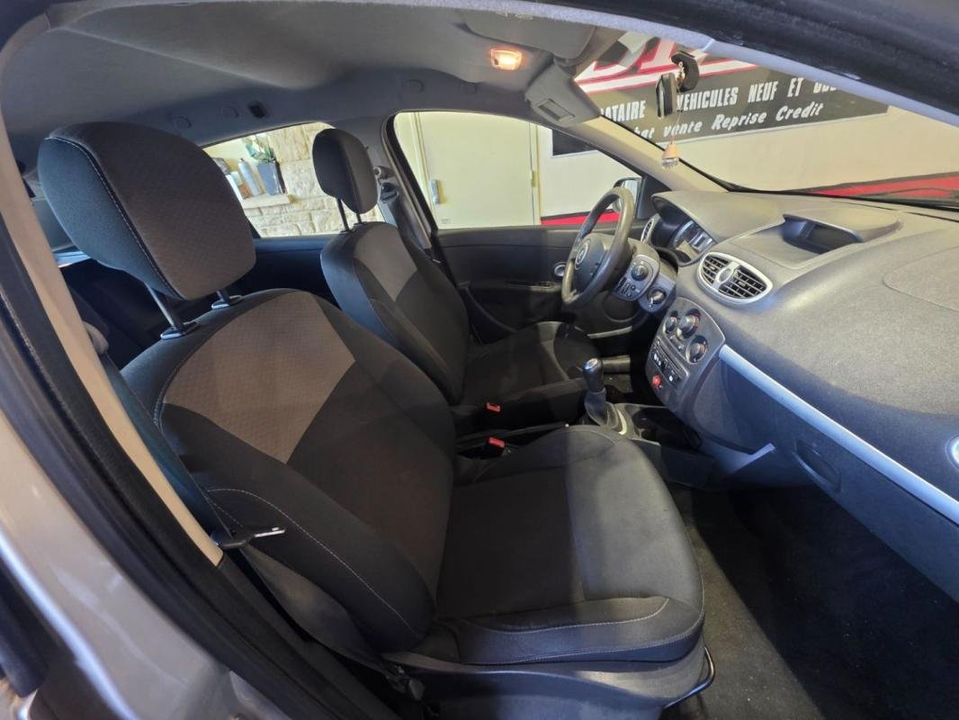 Renault Clio - Photo 15