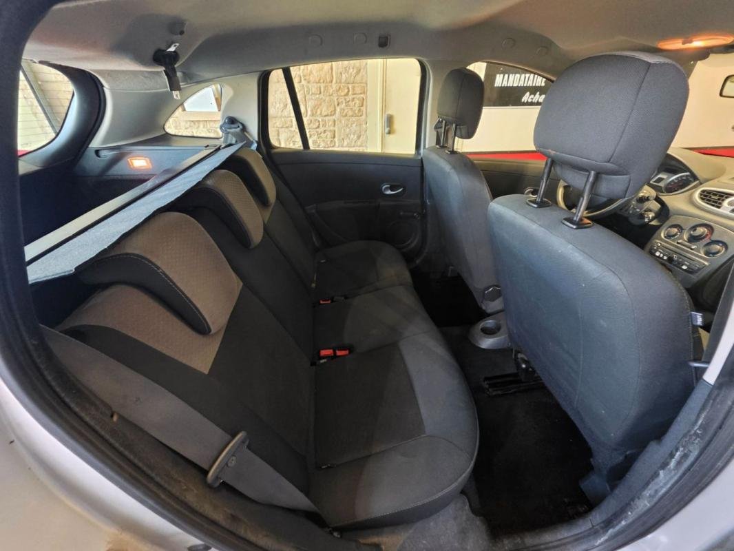 Renault Clio - Photo 16