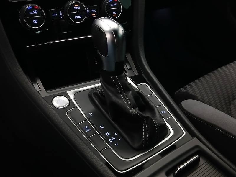 Volkswagen Golf - Photo 24