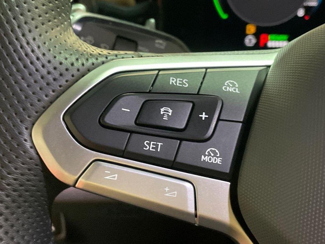 Volkswagen Tiguan - Photo 21