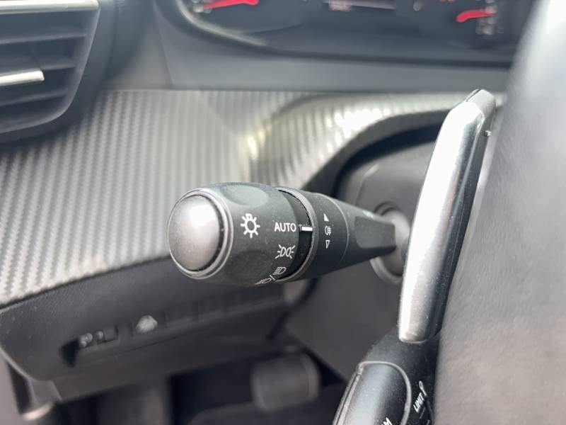 Peugeot 2008 - Photo 18