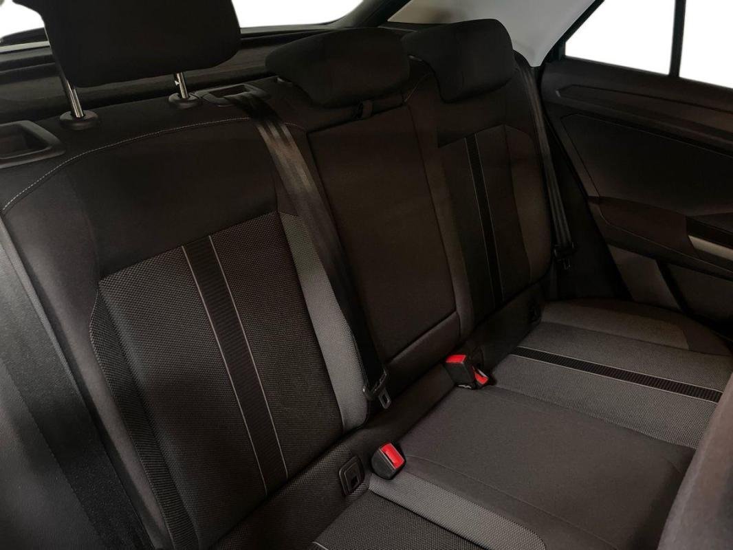 Volkswagen T-Roc - Photo 23