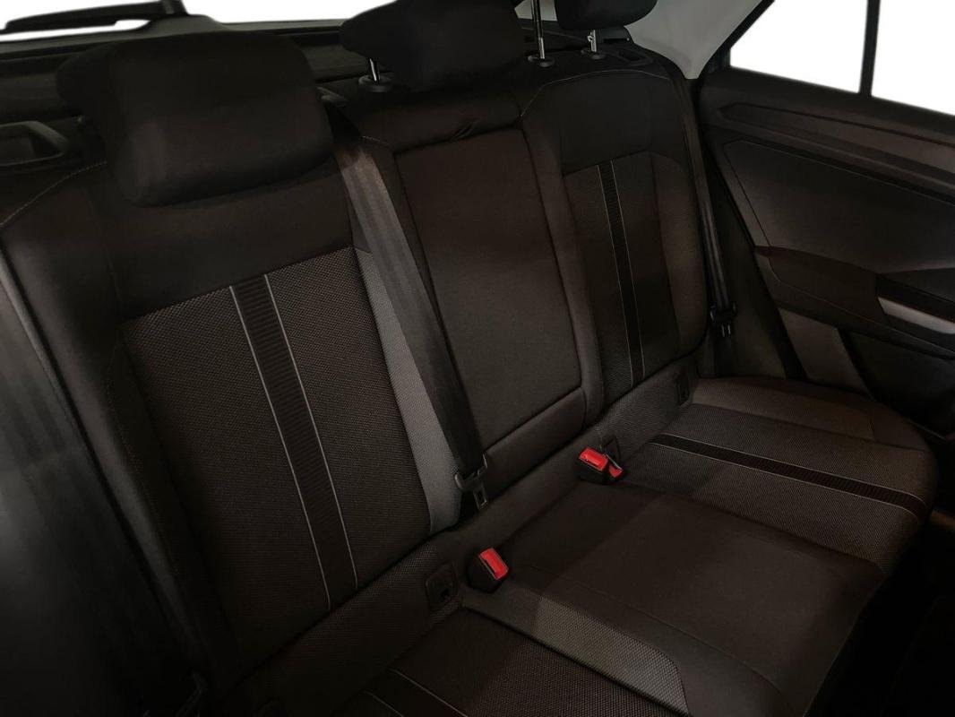 Volkswagen T-Roc - Photo 23