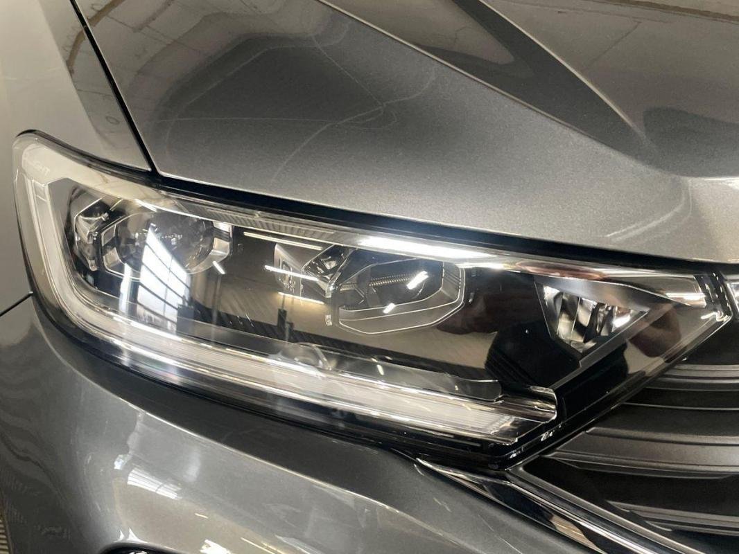 Volkswagen T-Roc - Photo 25