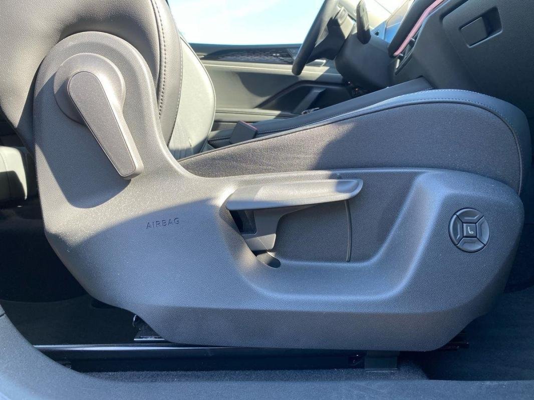 Volkswagen Tiguan - Photo 12