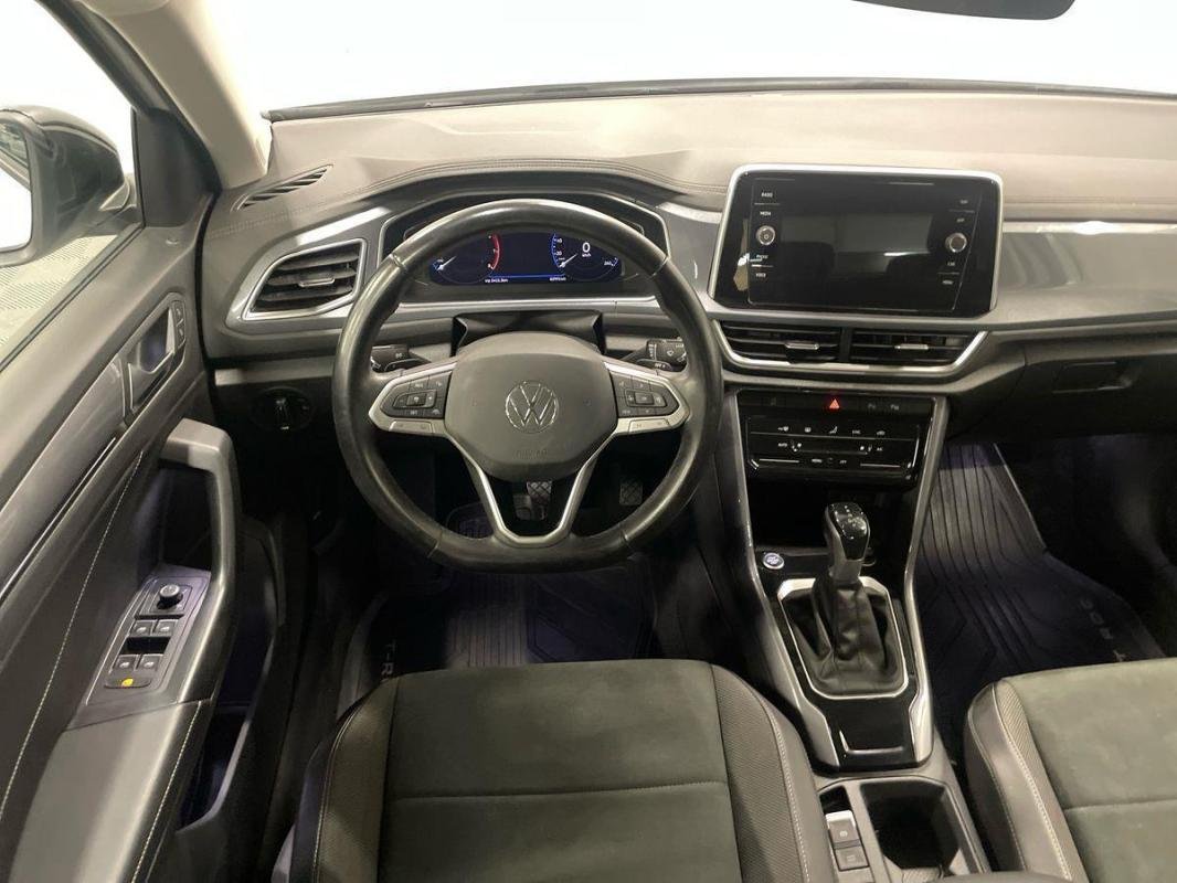 Volkswagen T-Roc - Photo 25