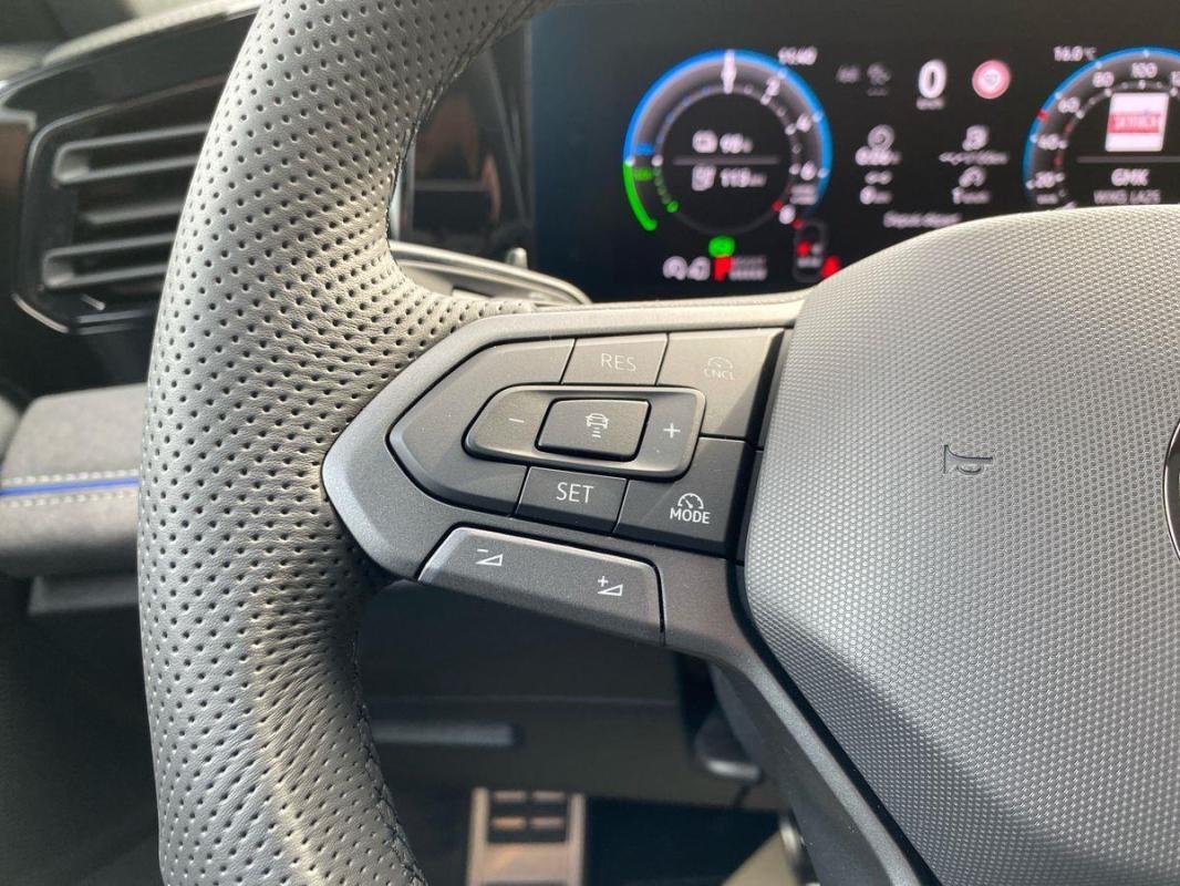 Volkswagen Tiguan - Photo 21