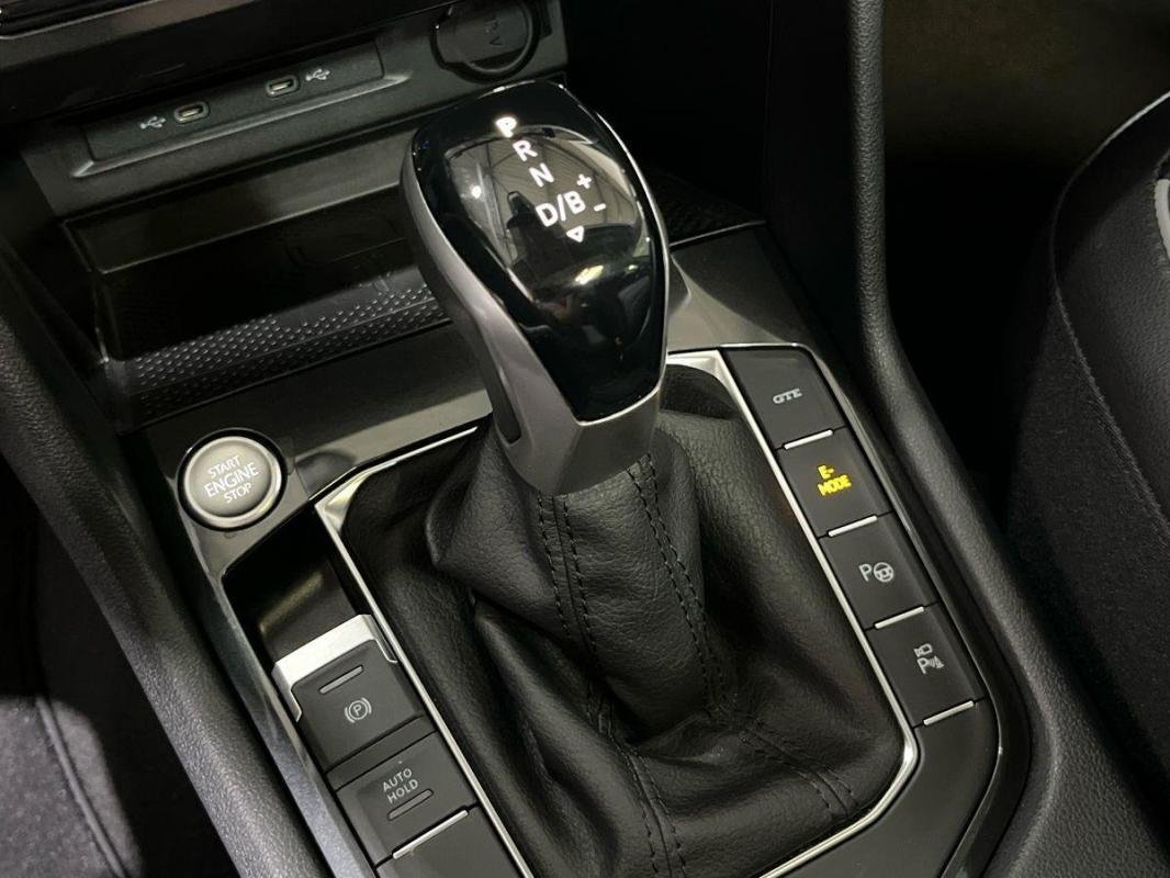 Volkswagen Tiguan - Photo 11