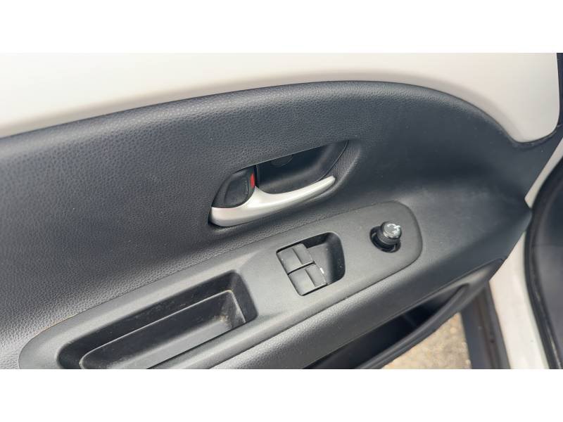 Toyota aygo x - Photo 17