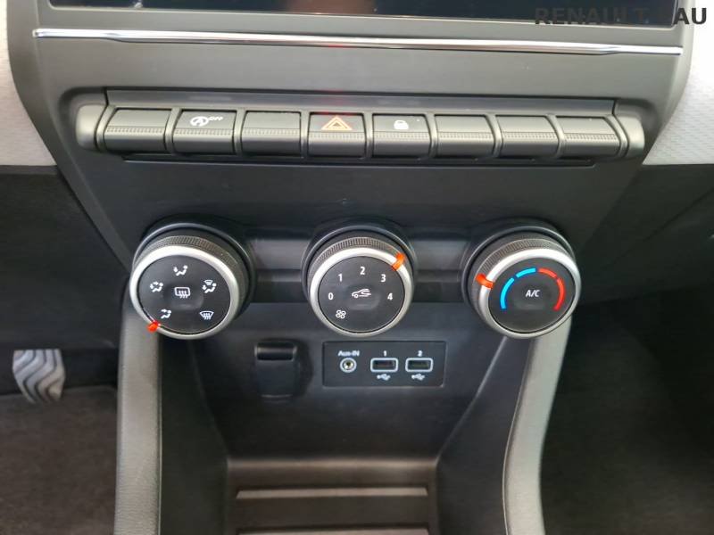 Renault Clio - Photo 25