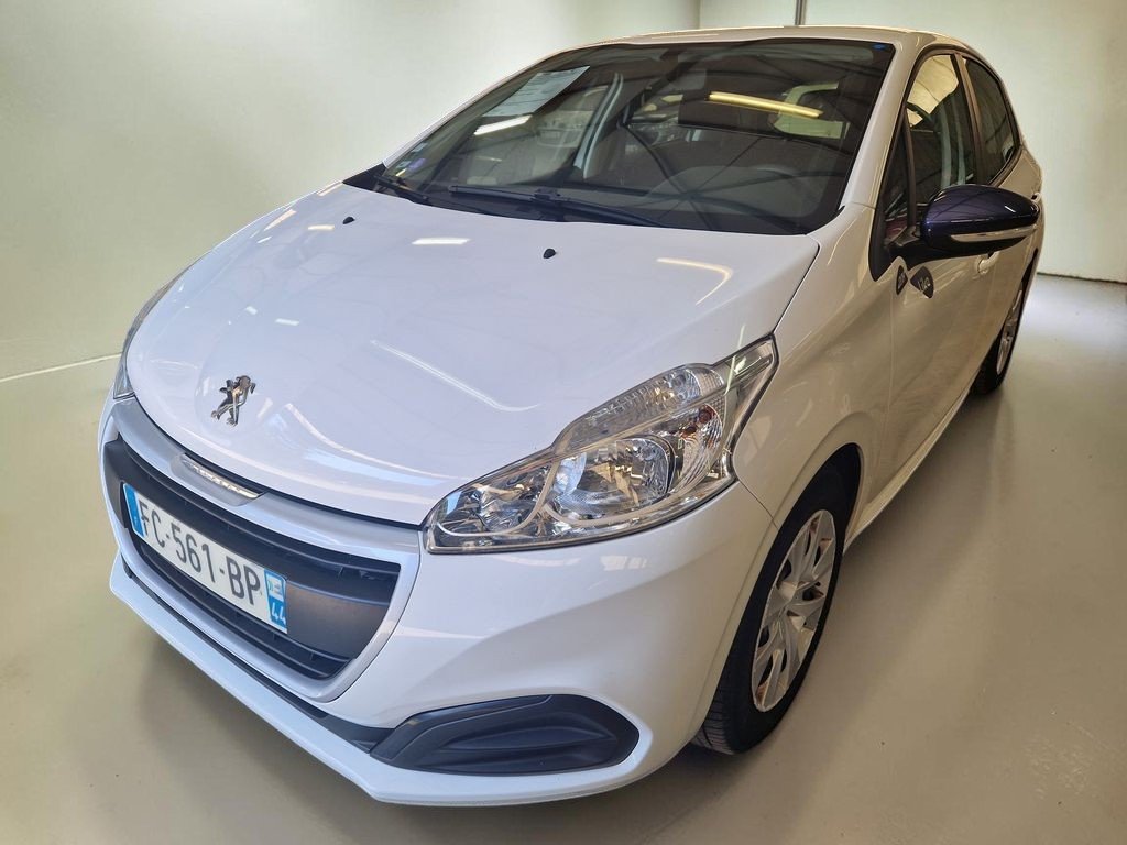 Peugeot 208 - Photo 1