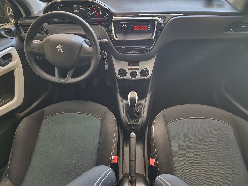 Peugeot 208 - Photo 3
