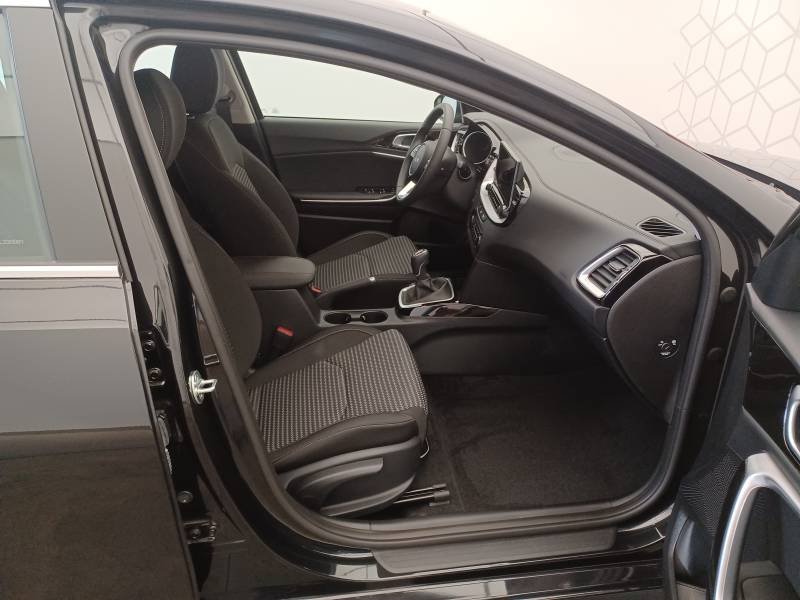 Kia CEED - Photo 14