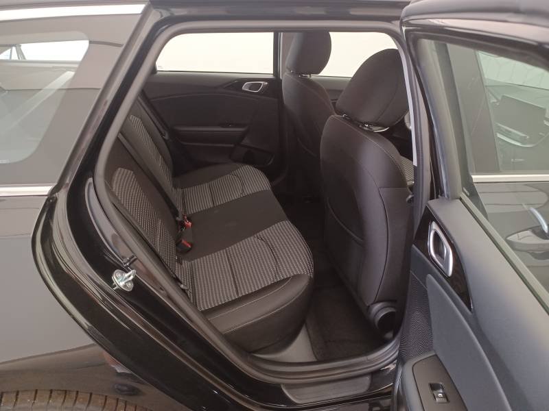 Kia CEED - Photo 15