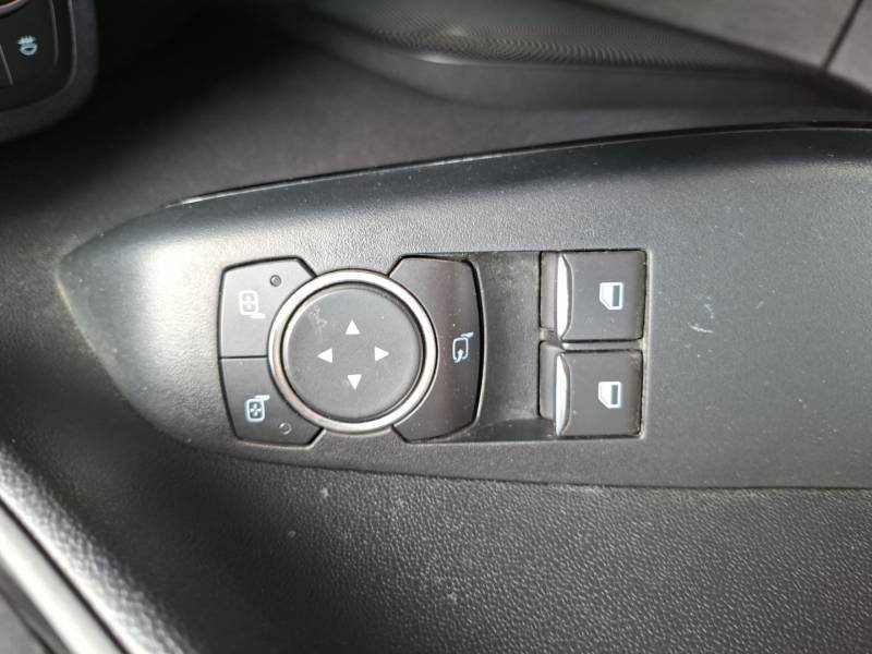 Ford Fiesta - Photo 13