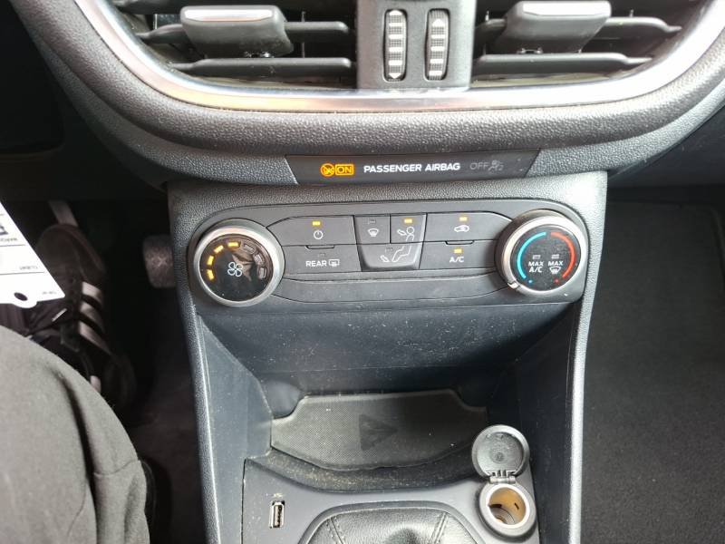 Ford Fiesta - Photo 22