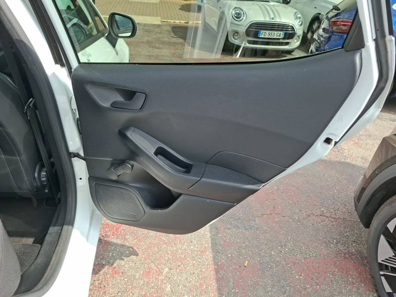 Ford Fiesta - Photo 31