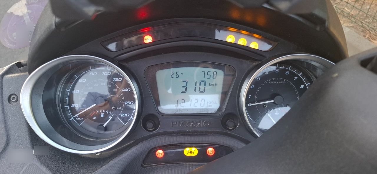 Piaggio MP3 - Photo 4