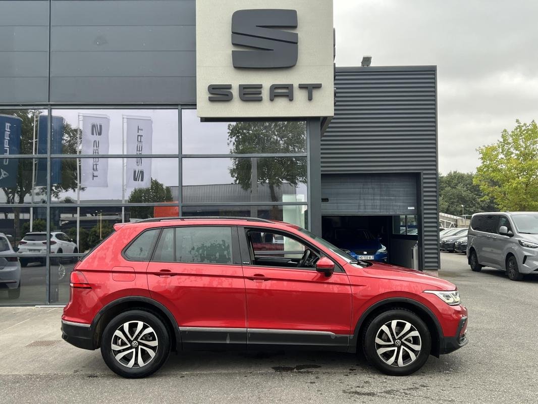 Volkswagen Tiguan - Photo 2
