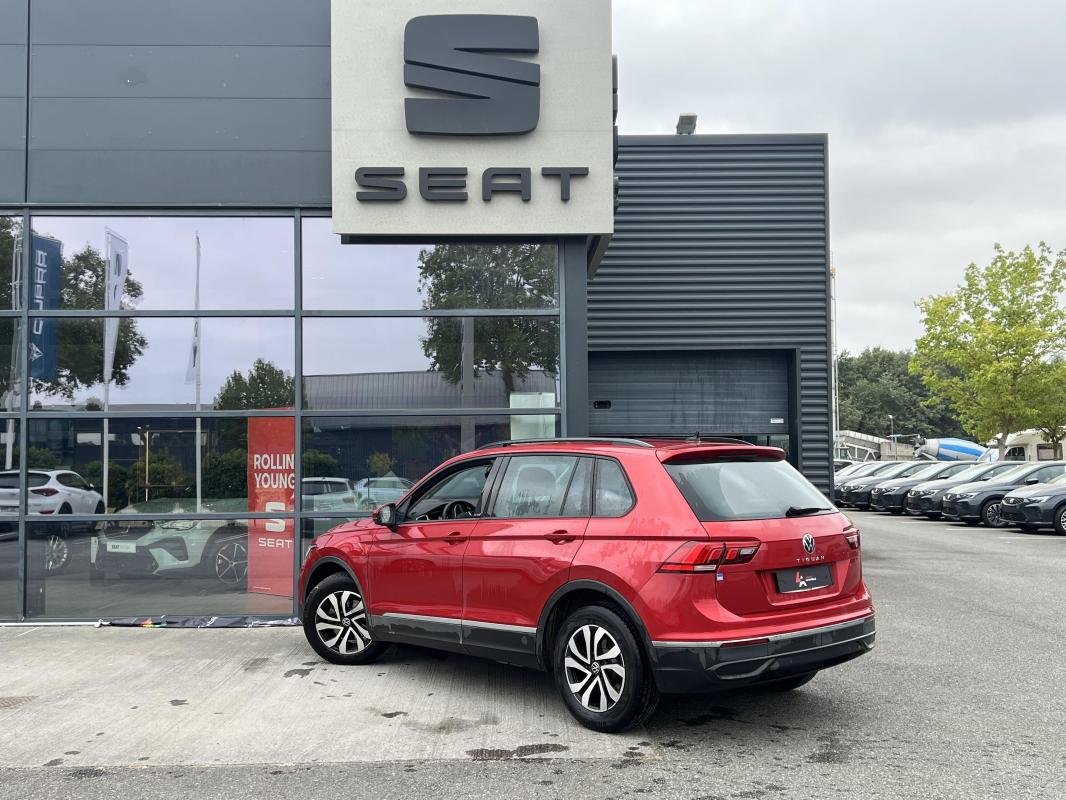 Volkswagen Tiguan - Photo 3
