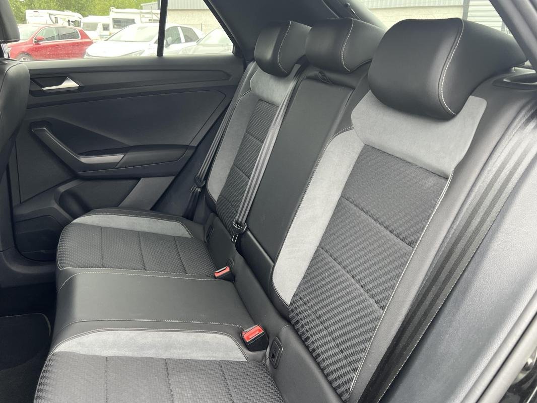 Volkswagen T-Roc - Photo 16