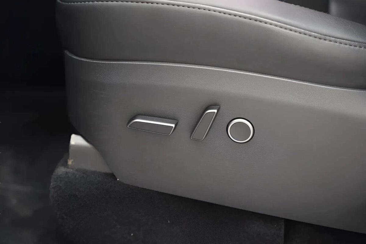 Tesla Model Y - Photo 6