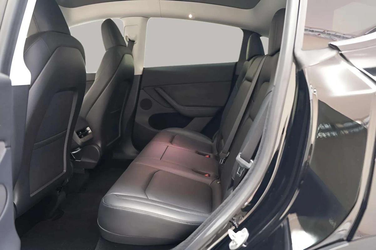 Tesla Model Y - Photo 7