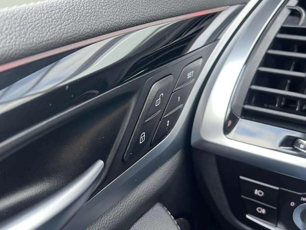BMW X3 - Photo 6