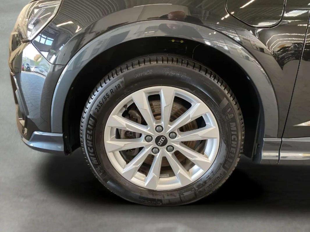 Audi Q3 - Photo 11