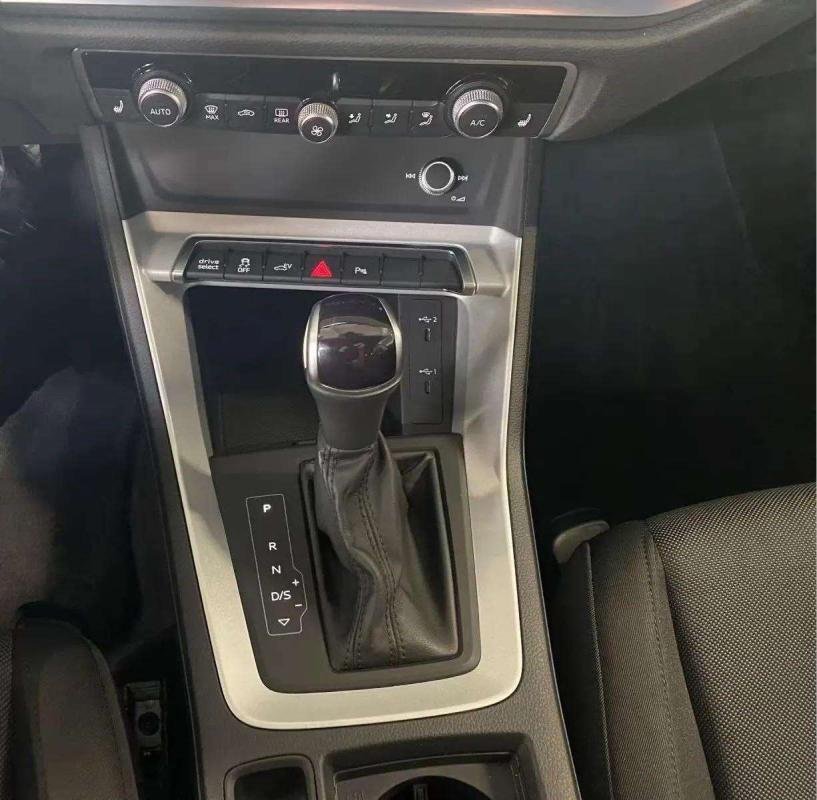 Audi Q3 - Photo 8