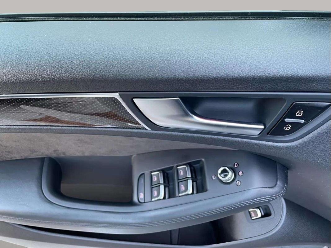 Audi SQ5 - Photo 12